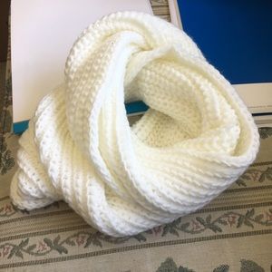 winter scarf price negotiable